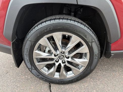 Used 2019 Toyota RAV4 XLE Premium w/ Cold Weather Package AWD/4WD image 14