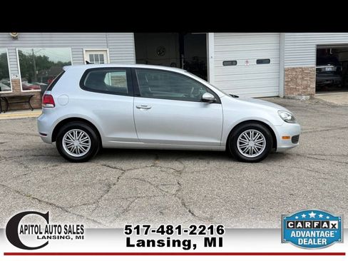Used 2012 Volkswagen Golf 2-Door FWD image 9