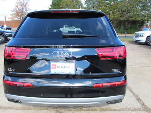 Used 2017 Audi Q7 3.0T Premium Plus image 5