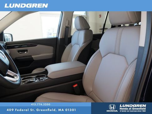 Used 2025 Honda Pilot EX-L image 12