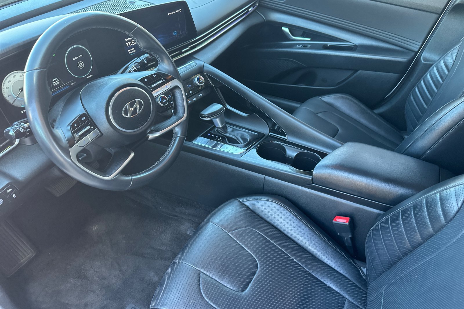 Used 2023 Hyundai Elantra Limited FWD image 10