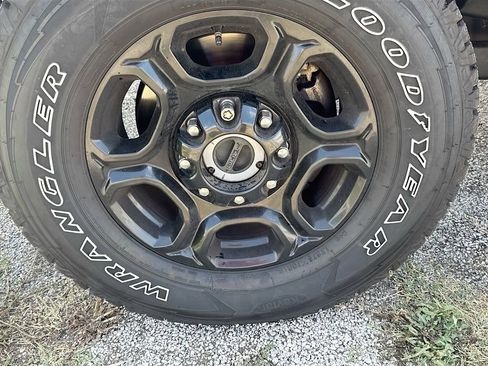 Used 2023 Ford F250 XLT w/ XLT Premium Package AWD/4WD image 34