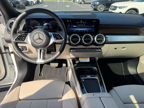Used 2026 Mercedes-Benz GLB 250 4MATIC image 14