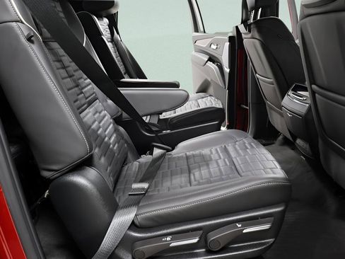 Used 2024 Cadillac Escalade ESV Sport Platinum w/ LPO, ONYX Package image 30