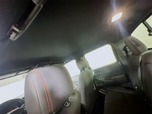 Used 2023 Nissan Frontier PRO-4X w/ Pro Convenience Package image 13