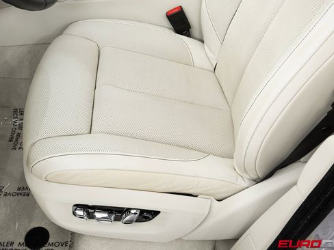 Used 2021 Rolls-Royce Cullinan image 42