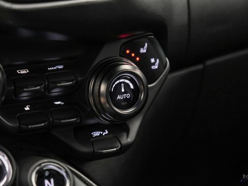 Used 2019 Aston Martin V8 Vantage Coupe RWD image 61