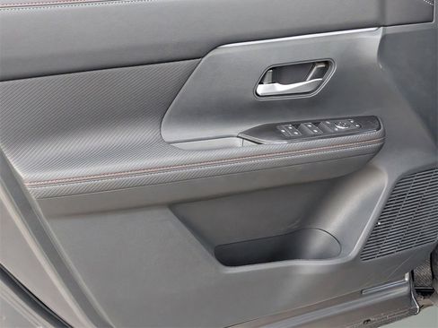 New 2026 Nissan Kicks SR image 15