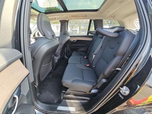 Used 2025 Volvo XC90 B6 Plus image 8