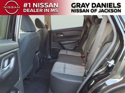 Used 2024 Nissan Rogue SV image 25