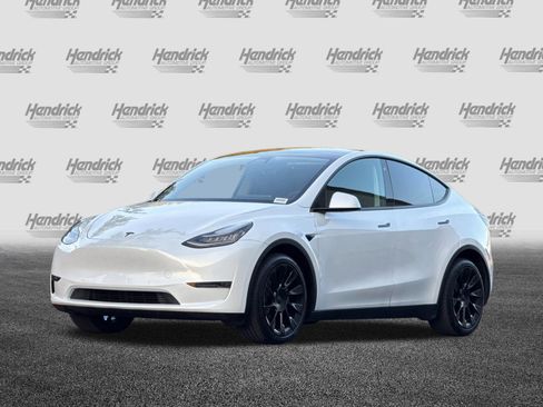 Used 2020 Tesla Model Y Long Range image 9