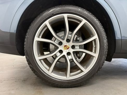 Used 2019 Porsche Cayenne S w/ Premium Plus Package AWD/4WD image 92