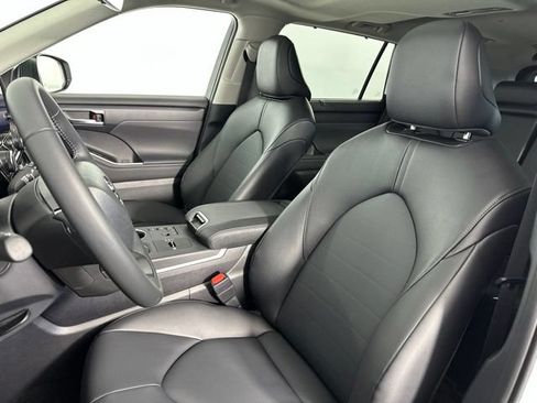 Used 2026 Toyota Highlander XLE AWD/4WD image 18