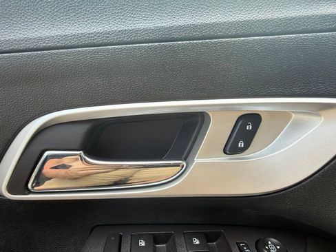 Used 2017 Chevrolet Equinox LT AWD/4WD image 39