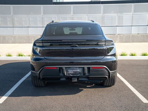 Used 2025 Porsche Macan 4 Electric AWD/4WD image 7