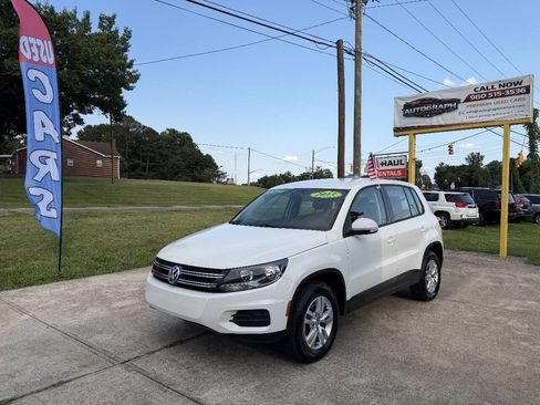 Used 2013 Volkswagen Tiguan S FWD image 1
