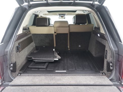 Used 2020 Land Rover Range Rover HSE image 17