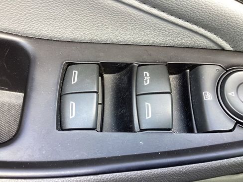 Used 2018 Chevrolet Traverse LT w/ LPO, Floor Liner Package AWD/4WD image 49