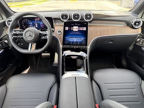 New 2025 Mercedes-Benz GLC 300 4MATIC image 5