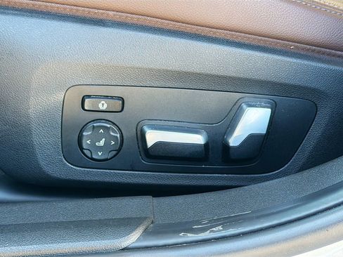 Used 2019 BMW 330i Sedan w/ Premium Package image 27