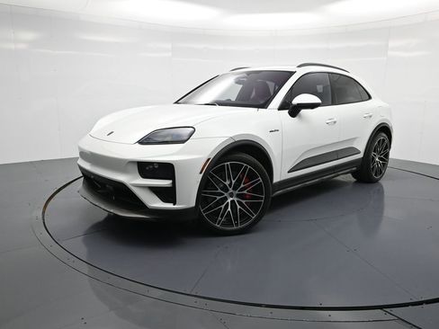 Used 2025 Porsche Macan Turbo Electric image 28