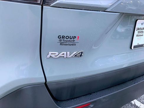 Used 2020 Toyota RAV4 XLE w/ Convenience Package FWD image 30