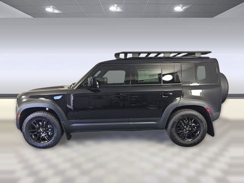 Used 2025 Land Rover Defender 110 S image 2