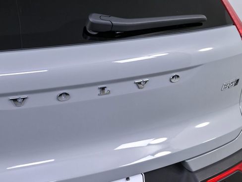 Certified 2025 Volvo XC40 B5 Plus image 37