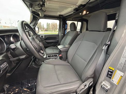 Used 2021 Jeep Gladiator Willys image 10