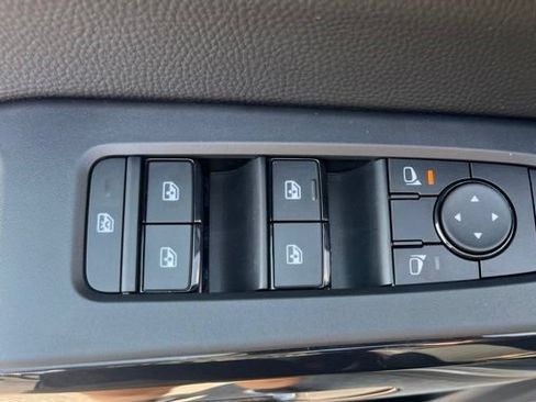 New 2026 Nissan Pathfinder SV w/ Cargo Package AWD/4WD image 10