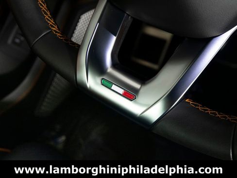 Used 2024 Lamborghini Urus S AWD/4WD image 32