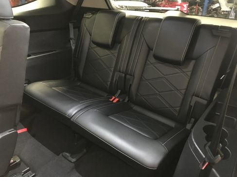 Used 2024 Volkswagen Atlas SE AWD/4WD image 14