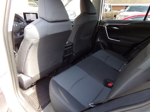 Used 2025 Toyota RAV4 XLE w/ Convenience Package FWD image 21