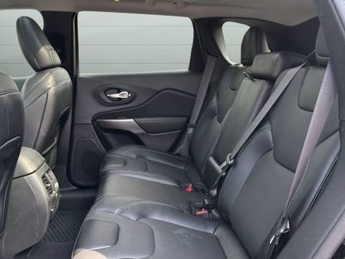 Used 2022 Jeep Cherokee Limited AWD/4WD image 26