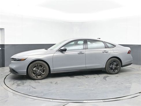 Used 2025 Honda Accord SE image 6