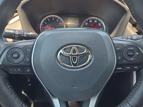 Used 2021 Toyota RAV4 XLE Premium FWD image 22