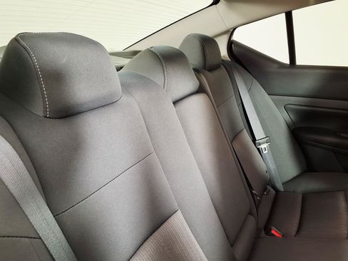 Used 2025 Nissan Altima 2.5 S FWD image 12
