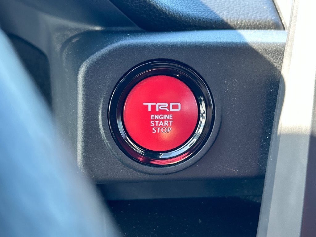 Used 2025 Toyota Tacoma TRD Sport AWD/4WD image 19