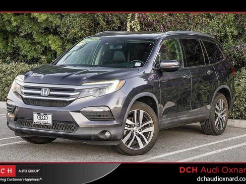 Used 2017 Honda Pilot Touring image 1