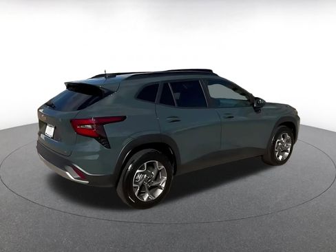 Used 2025 Chevrolet Trax LT image 15