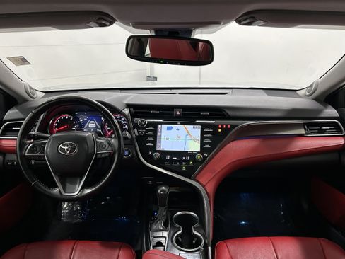 Used 2019 Toyota Camry XSE FWD image 13