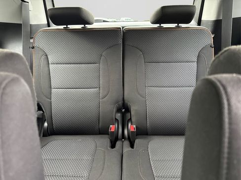 Used 2023 GMC Acadia AT4 image 37