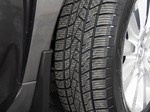 Used 2013 Toyota Sienna XLE image 38