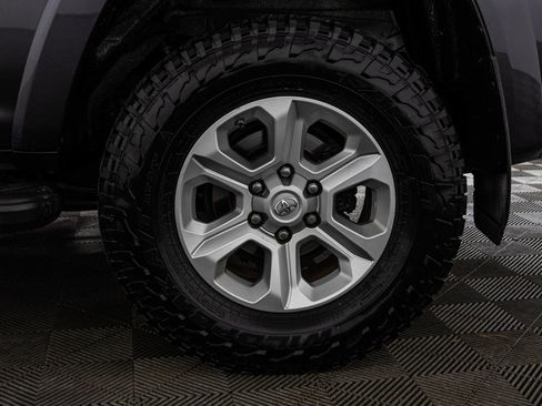 Used 2015 Toyota 4Runner SR5 image 47