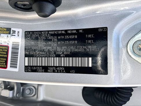 Used 2023 Toyota Highlander XLE FWD image 18