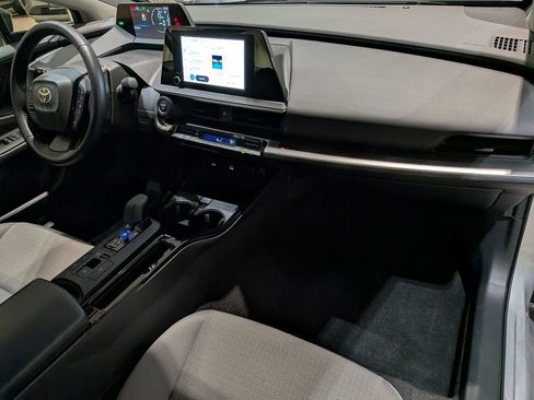 Used 2024 Toyota Prius LE image 30