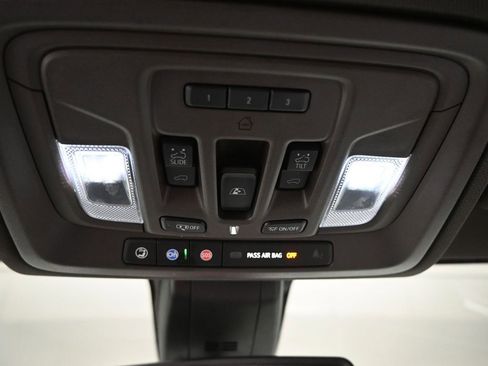 Used 2019 GMC Sierra 1500 SLT w/ SLT Premium Plus Package image 23