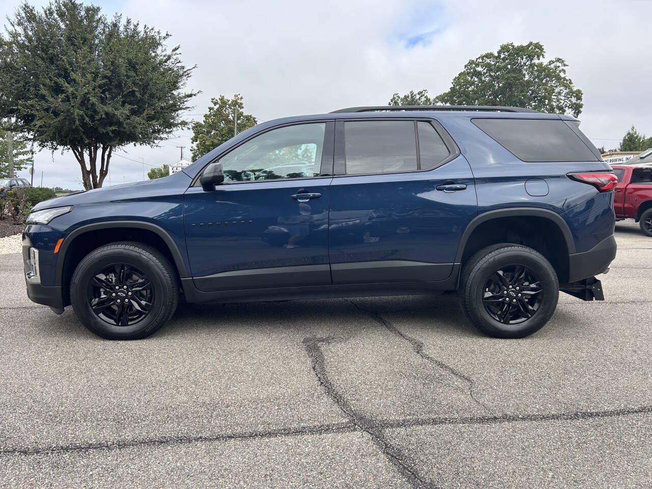 Used 2023 Chevrolet Traverse LS w/ Midnight/Sport Edition FWD image 22