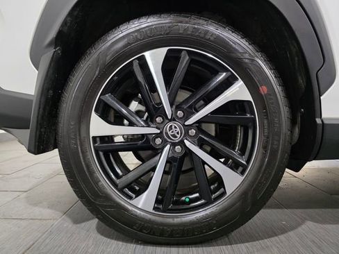 Used 2025 Toyota Corolla Cross XSE w/ Convenience Package image 24