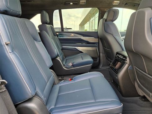 Certified 2025 Cadillac Escalade IQ Luxury 2 w/ LPO, Premium Carpet Package AWD/4WD image 29